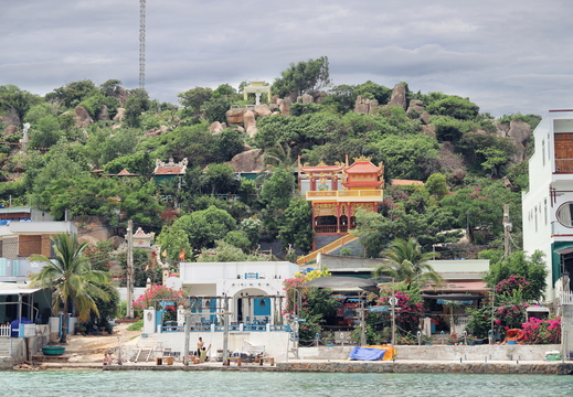 Bình Hưng Island